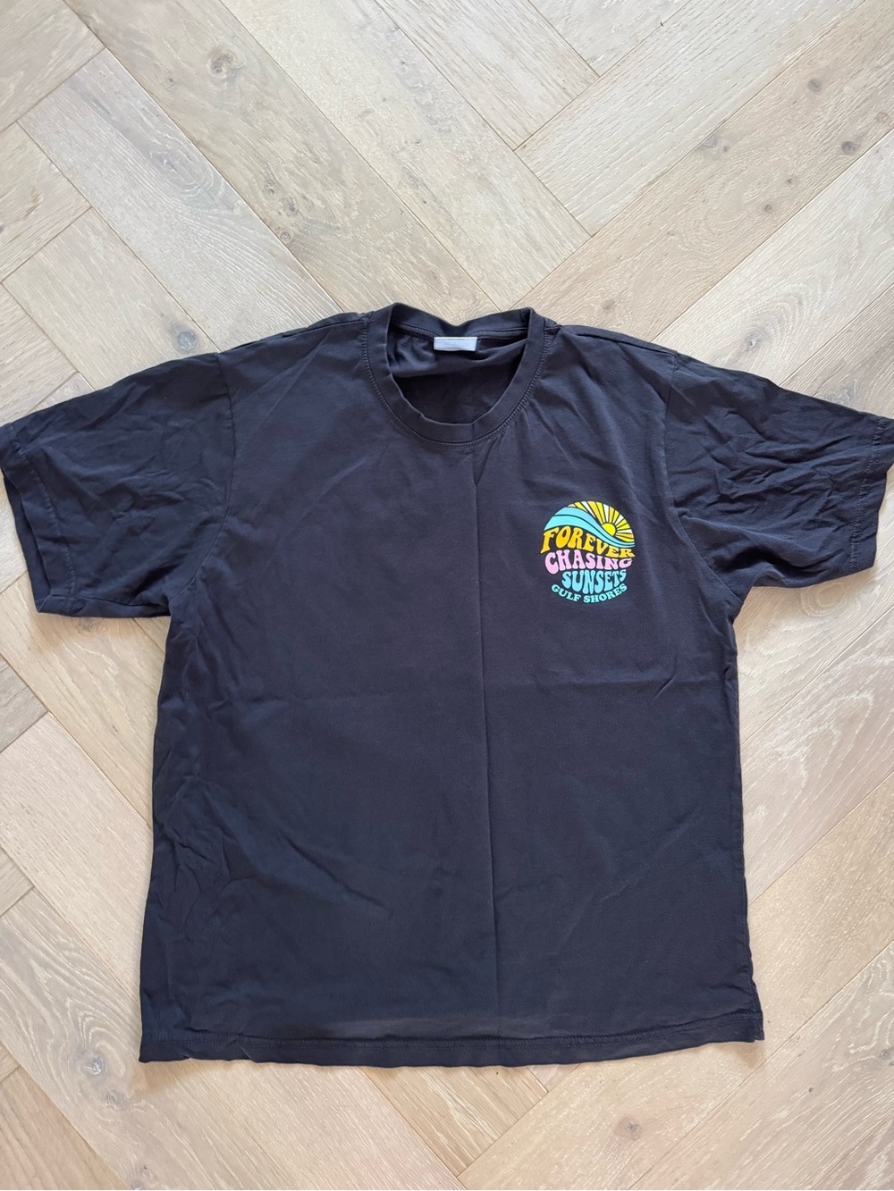 Forever Chasing Sunsets Short Sleeve Graphic Tee - Black